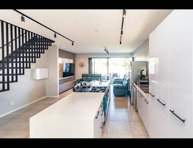 2 BEDROOM DUPLEX FOR SALE IN HURLINGHAM